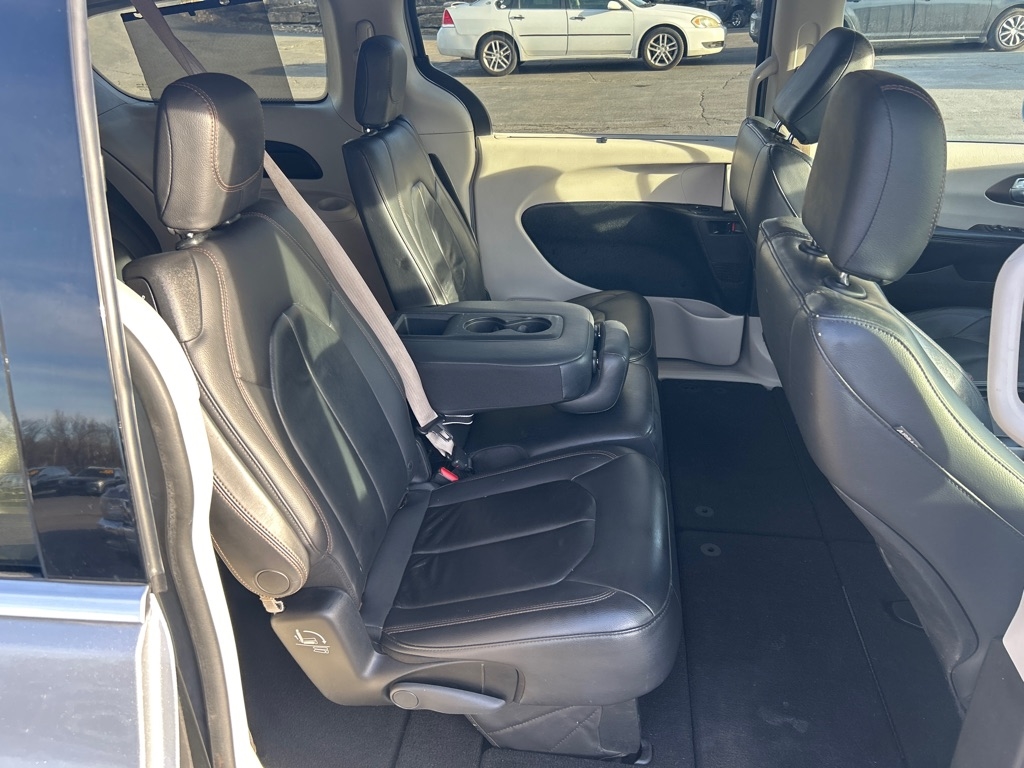 Chrysler Pacifica Touring-L 2017