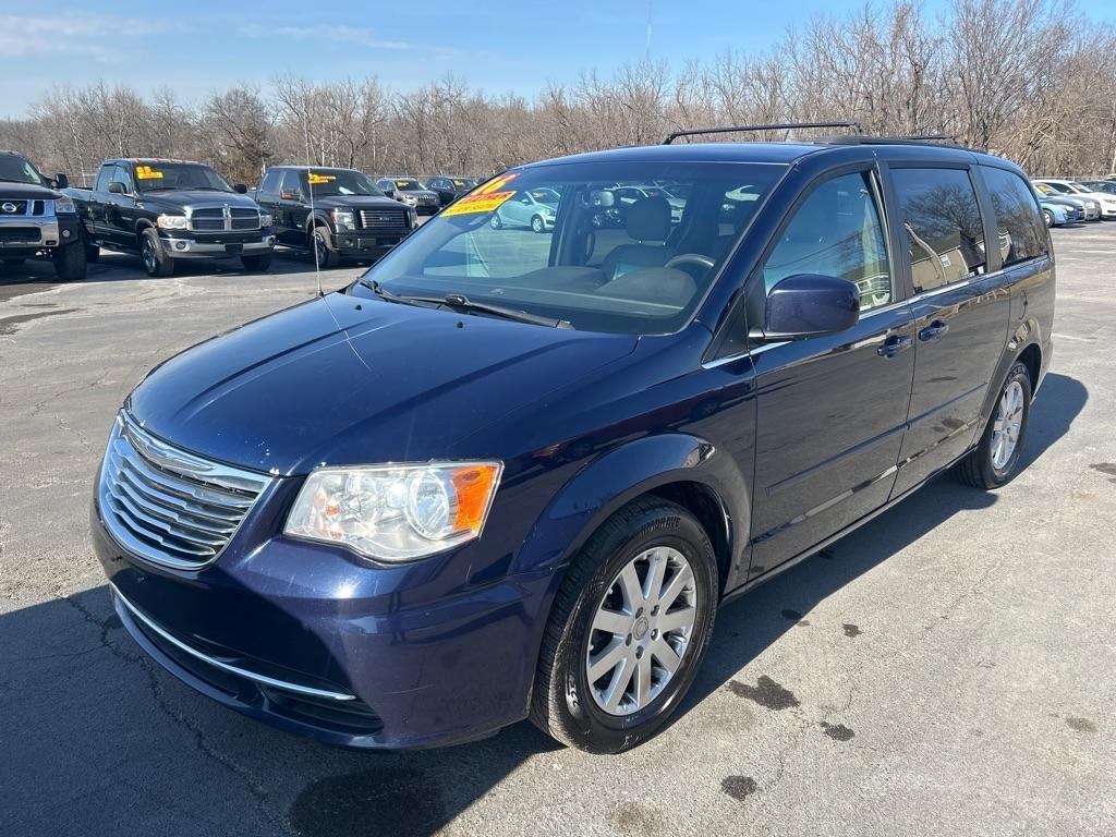 Chrysler Town & Country LX 2016