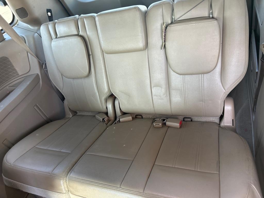 Chrysler Town & Country LX 2016