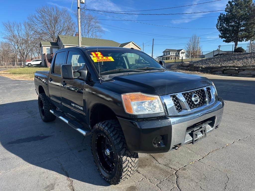 Nissan Titan SV Crew Cab 4WD 2012