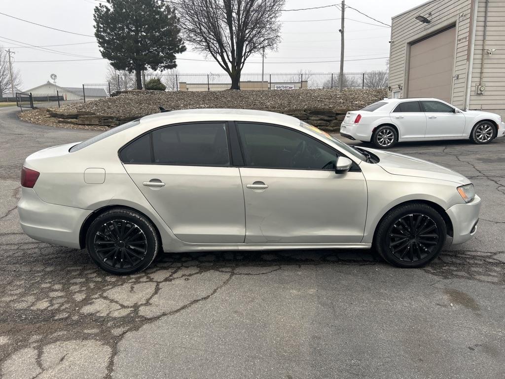 Volkswagen Jetta SE 2011