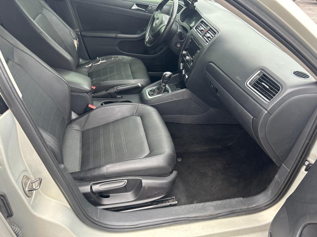 Volkswagen Jetta SE 2011