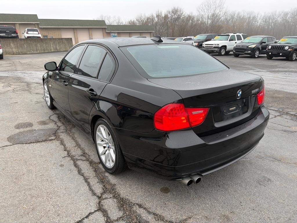 BMW 3-Series 328i 2009