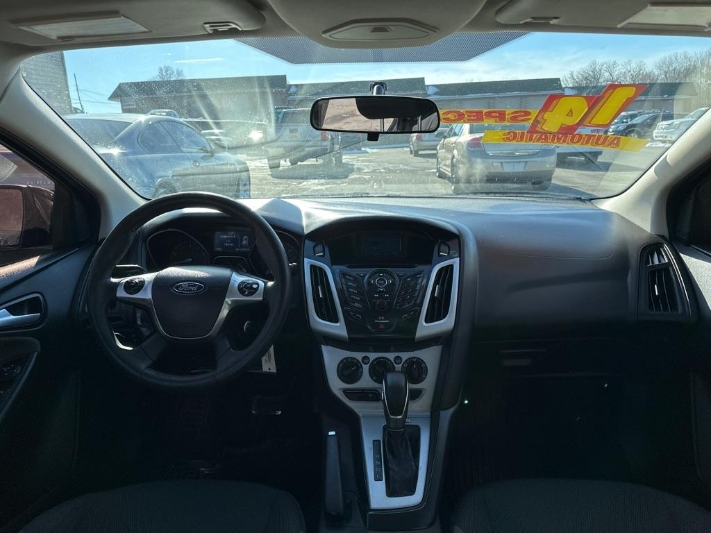 Ford Focus SE Sedan 2014