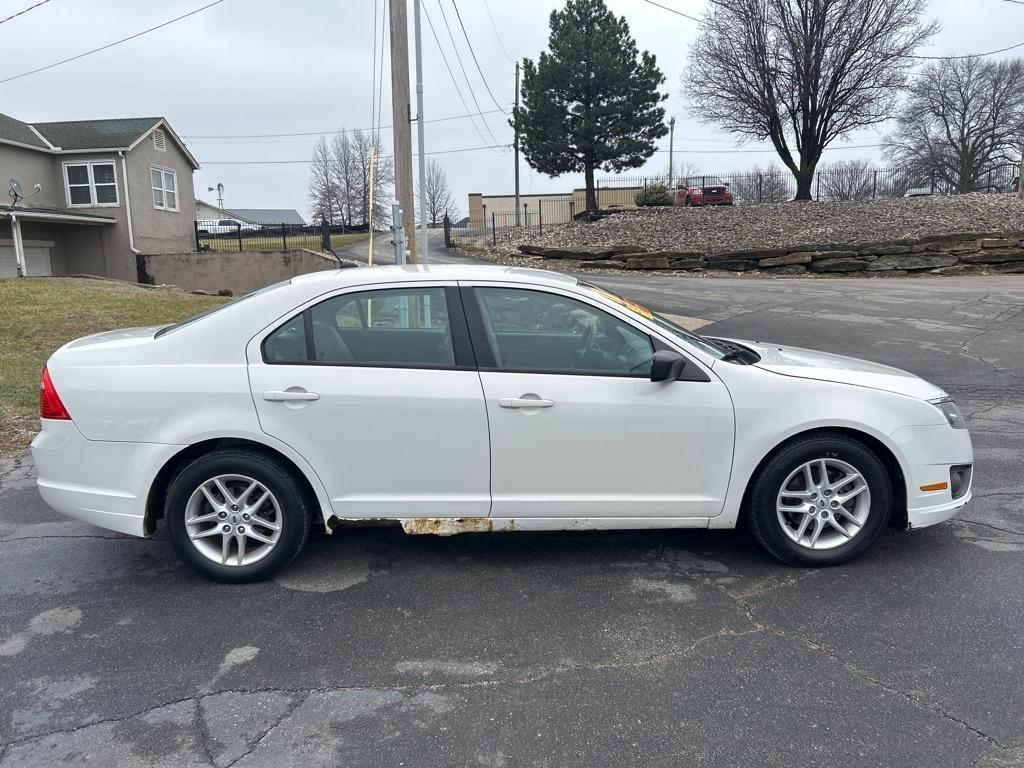 Ford Fusion I4 S 2011