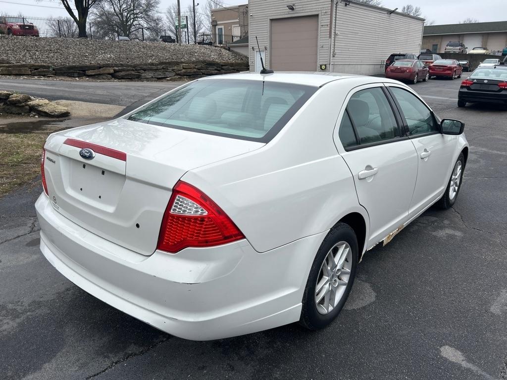 Ford Fusion I4 S 2011