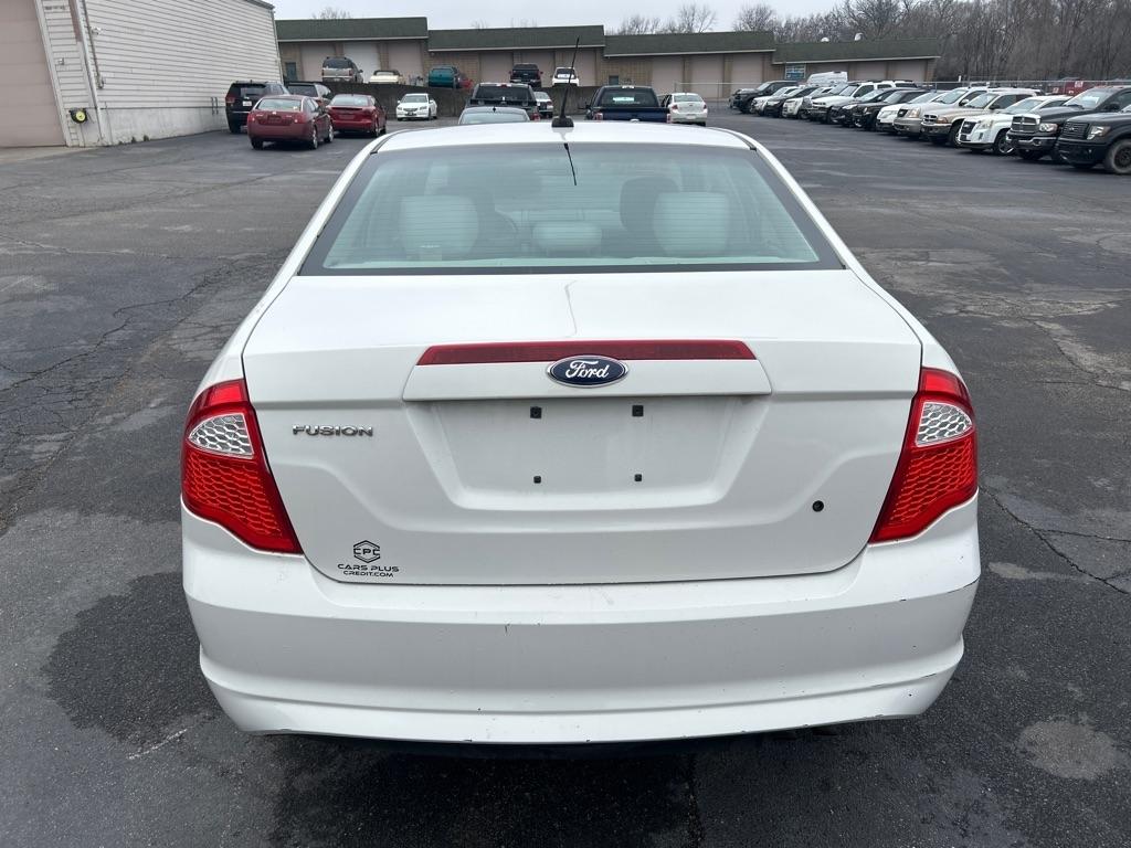 Ford Fusion I4 S 2011