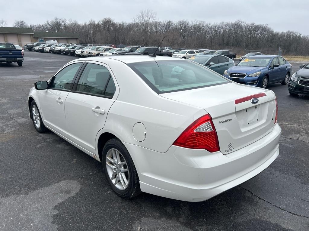 Ford Fusion I4 S 2011