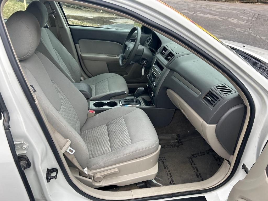 Ford Fusion I4 S 2011