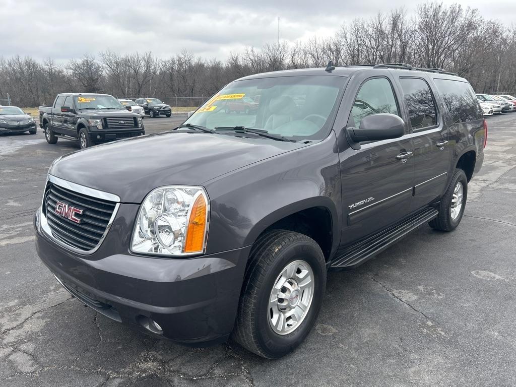 GMC Yukon XL SLT-1 3/4 Ton 4WD 2011