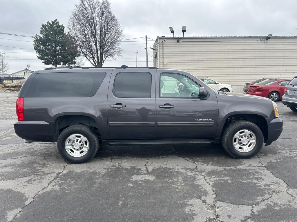GMC Yukon XL SLT-1 3/4 Ton 4WD 2011