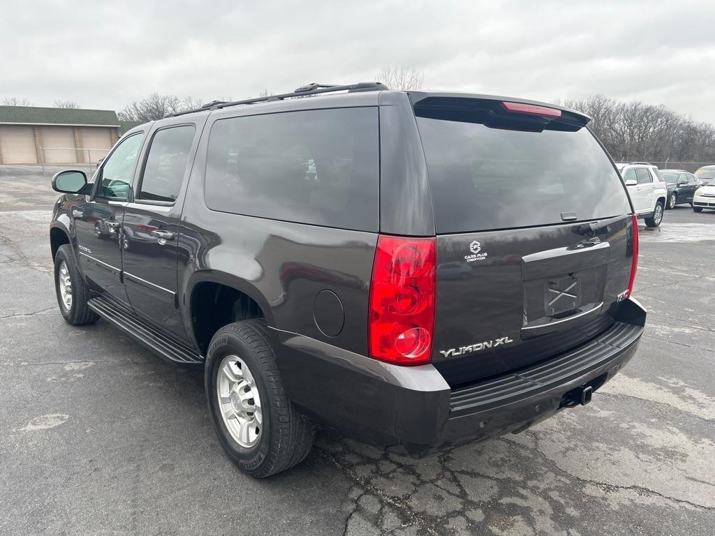 GMC Yukon XL SLT-1 3/4 Ton 4WD 2011