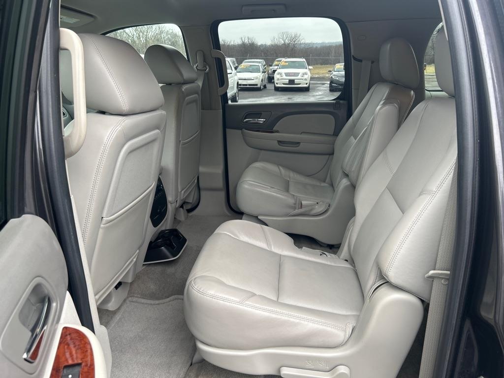 GMC Yukon XL SLT-1 3/4 Ton 4WD 2011