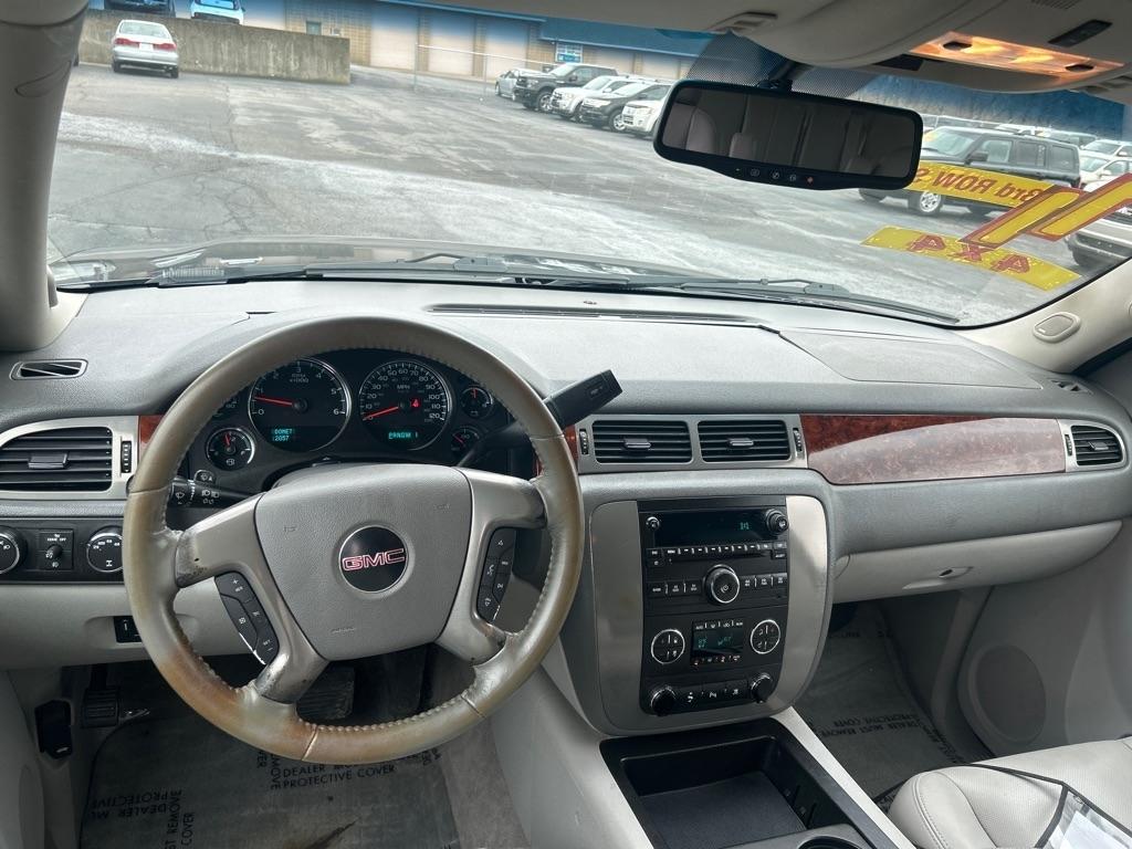 GMC Yukon XL SLT-1 3/4 Ton 4WD 2011