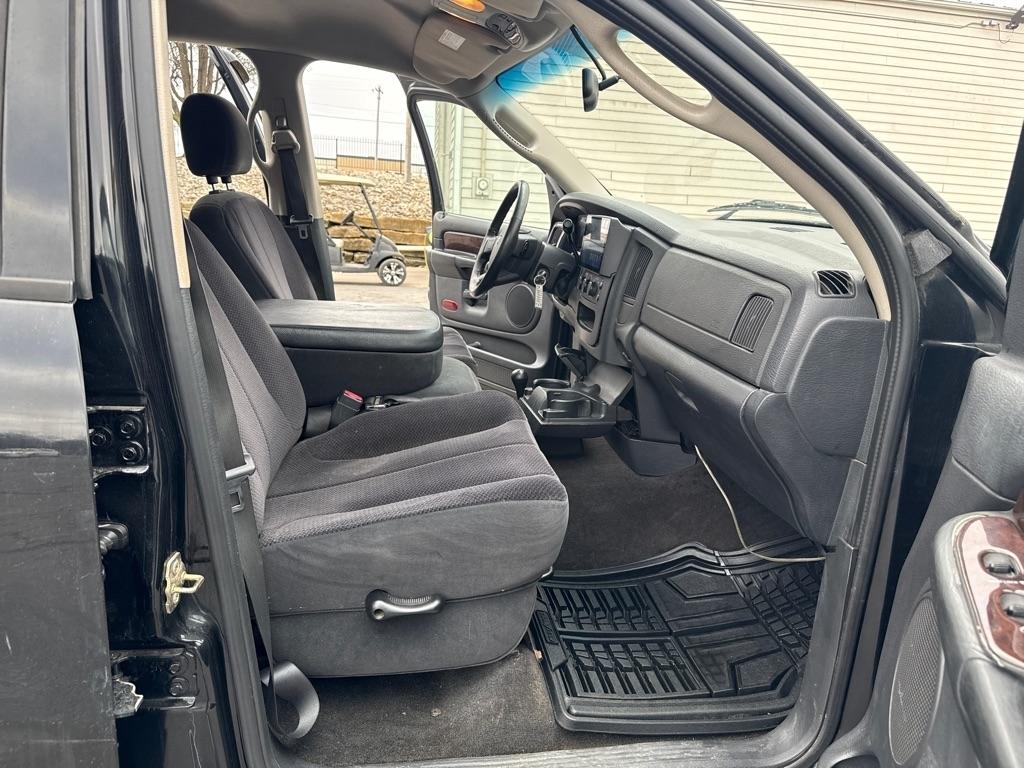 Dodge Ram 1500 SLT Quad Cab Long Bed 4WD 2005