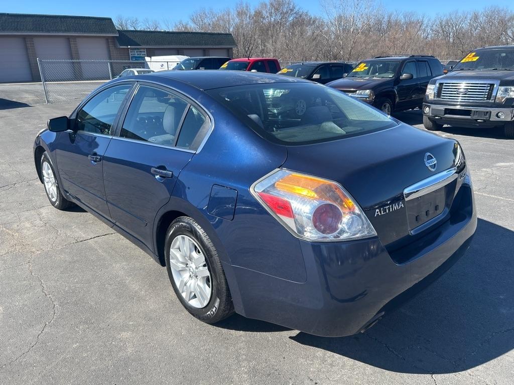 Nissan Altima  2012