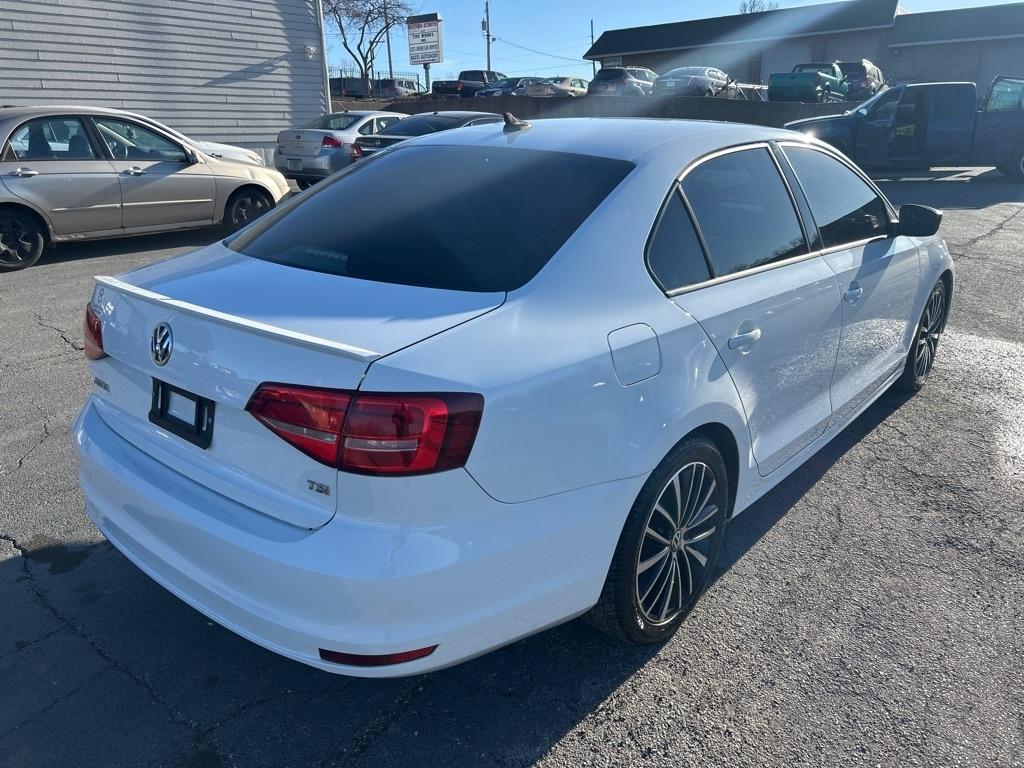 Volkswagen Jetta SE 6A 2015
