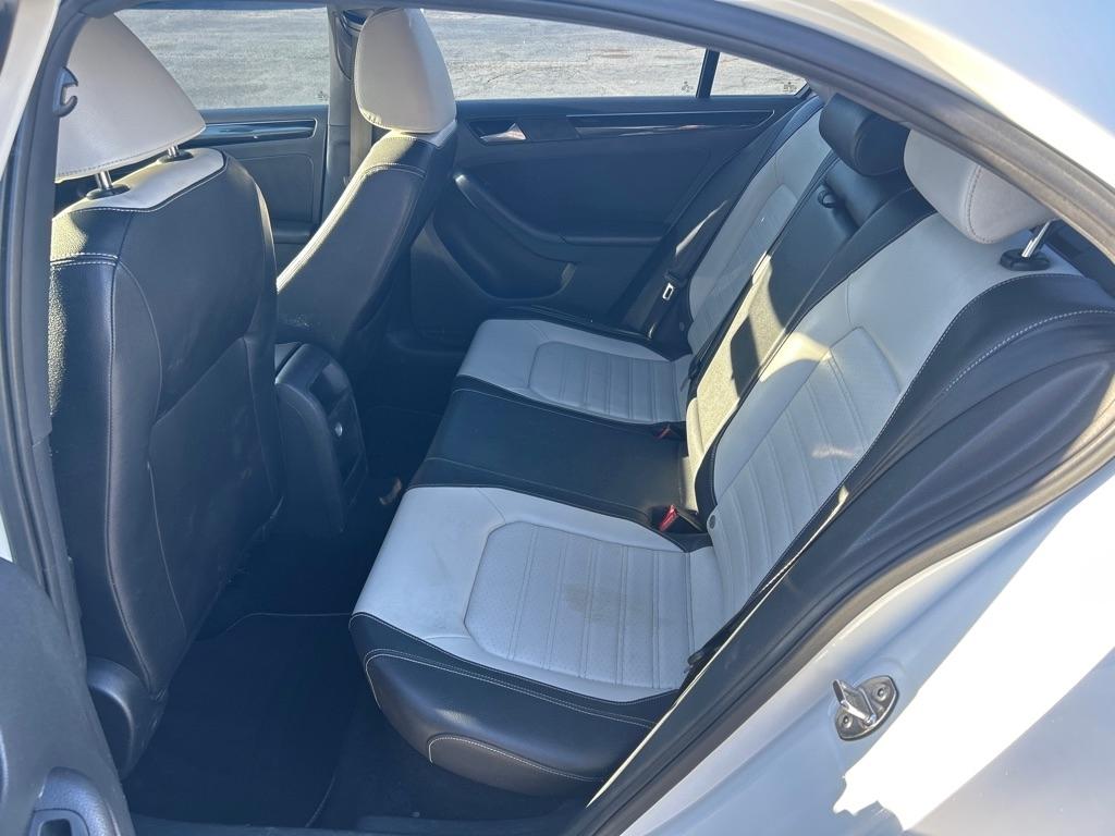 Volkswagen Jetta SE 6A 2015