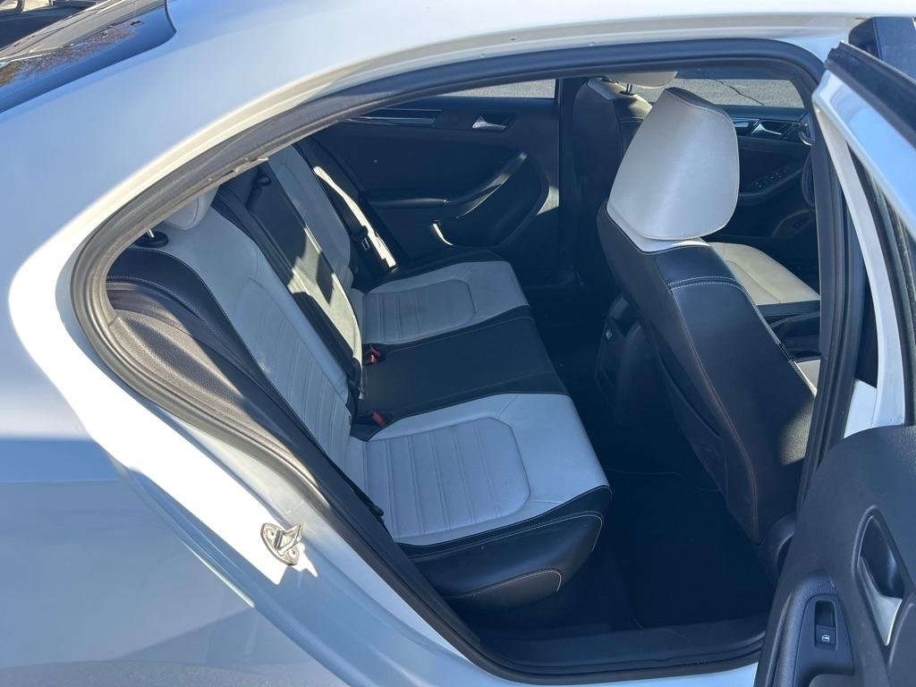 Volkswagen Jetta SE 6A 2015