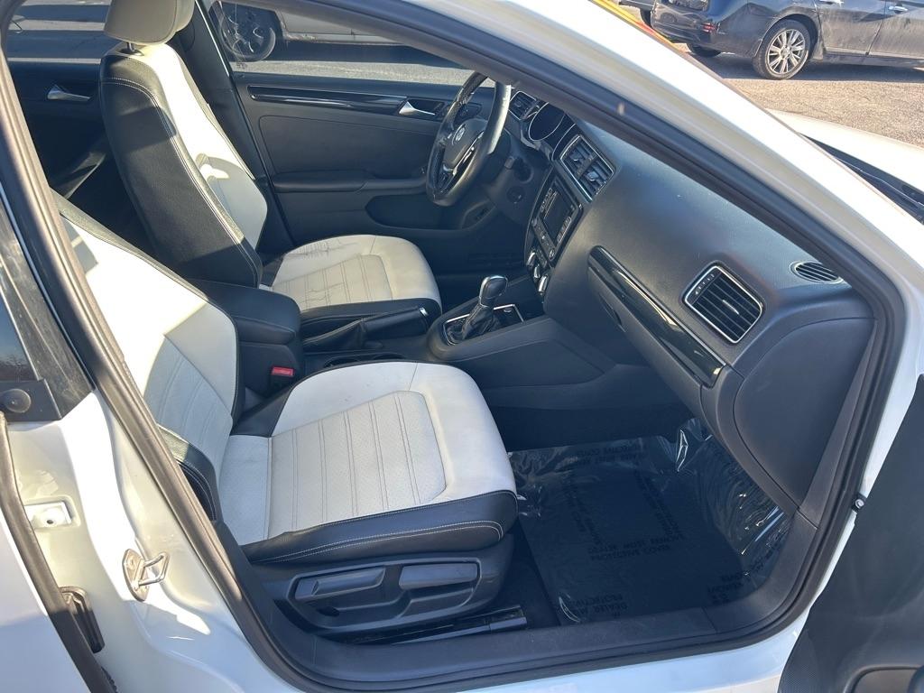 Volkswagen Jetta SE 6A 2015