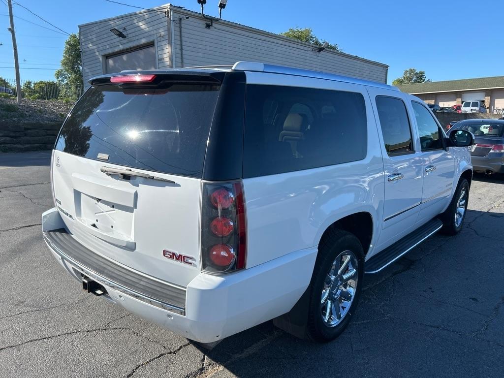 GMC Yukon Denali XL 4WD 2009