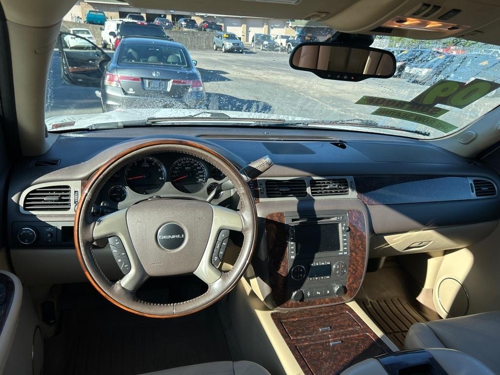 GMC Yukon Denali XL 4WD 2009
