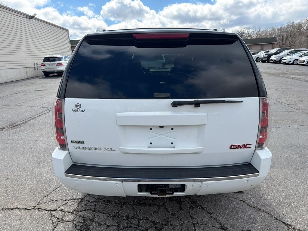 GMC Yukon Denali XL 4WD 2009