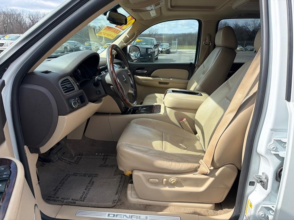 GMC Yukon Denali XL 4WD 2009