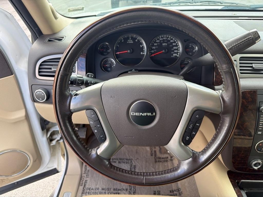 GMC Yukon Denali XL 4WD 2009