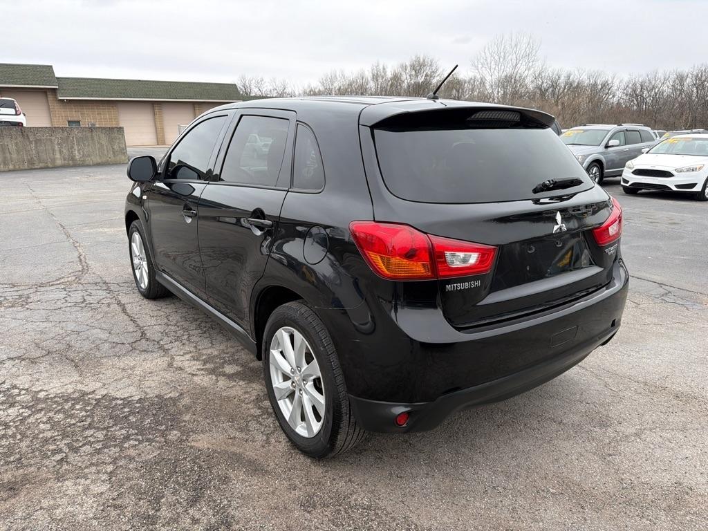 Mitsubishi Outlander Sport ES 2WD 2014