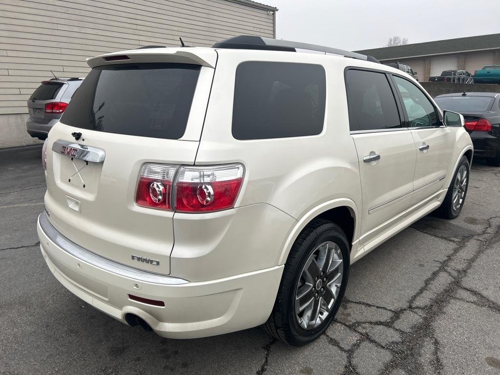 GMC Acadia Denali AWD 2011
