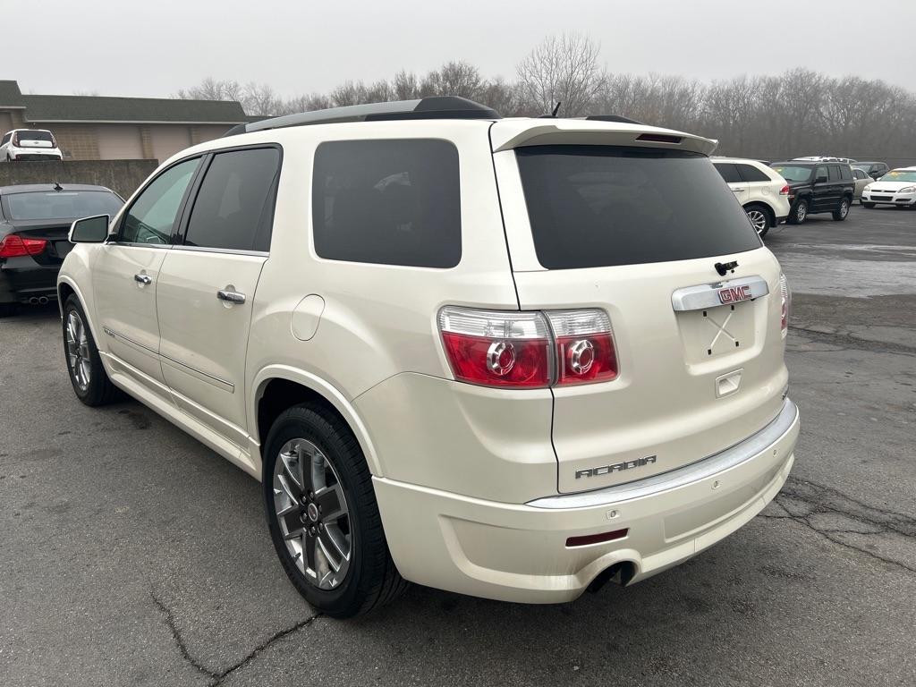 GMC Acadia Denali AWD 2011