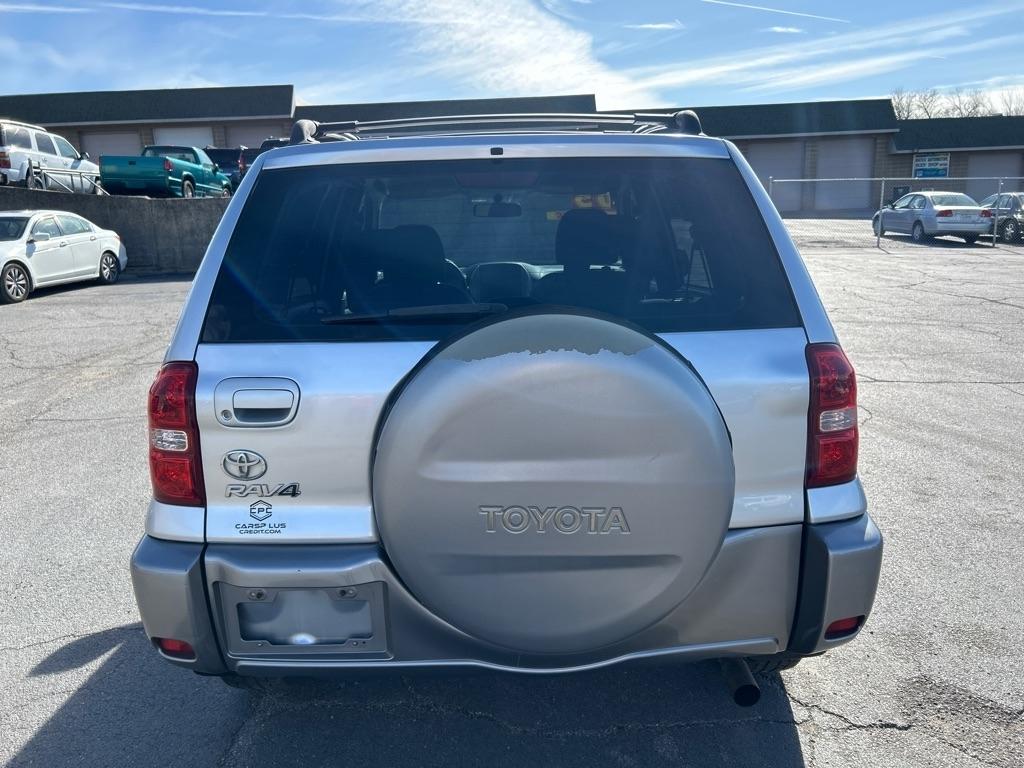 Toyota RAV4 2WD 2005