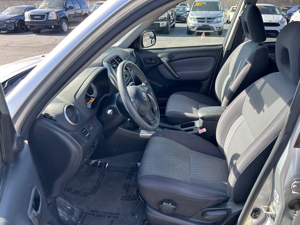 Toyota RAV4 2WD 2005