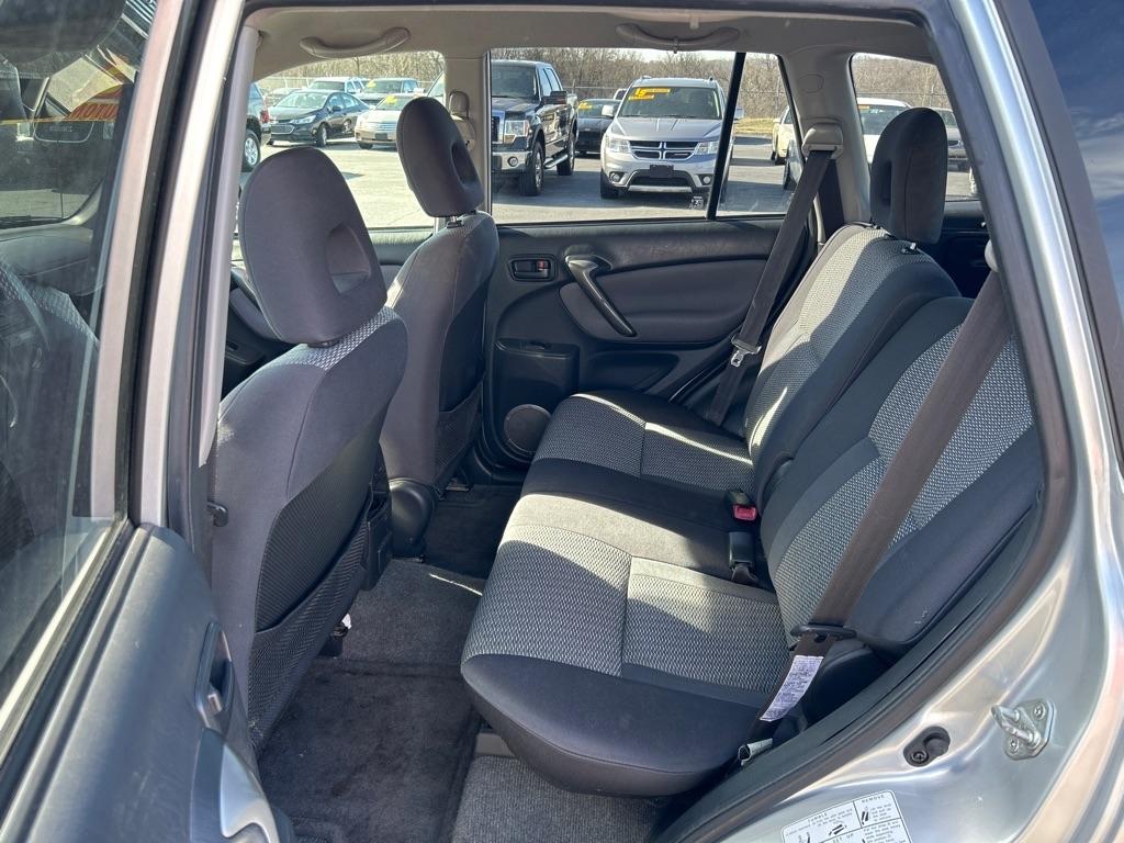 Toyota RAV4 2WD 2005