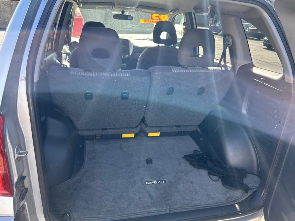 Toyota RAV4 2WD 2005