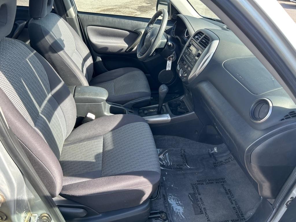 Toyota RAV4 2WD 2005