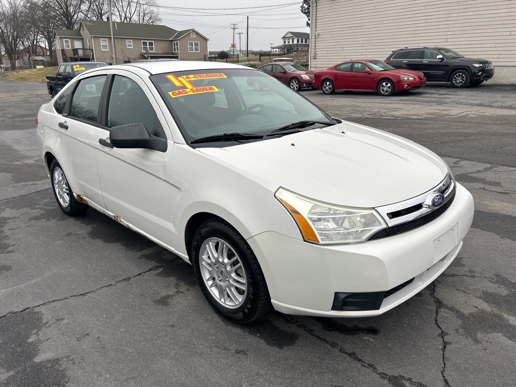 Ford Focus SE Sedan 2011