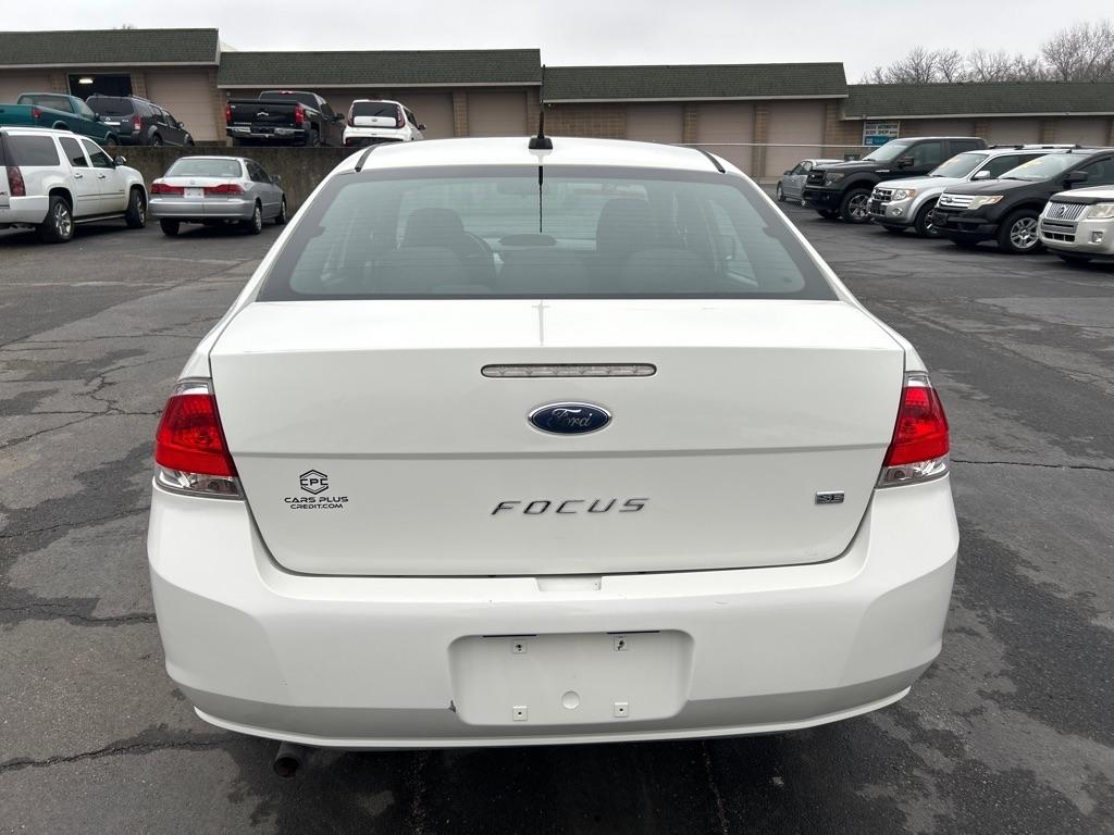 Ford Focus SE Sedan 2011