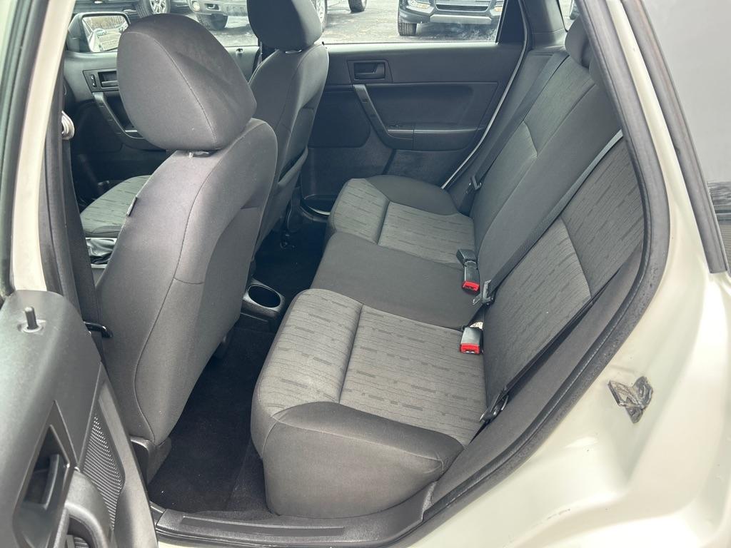 Ford Focus SE Sedan 2011