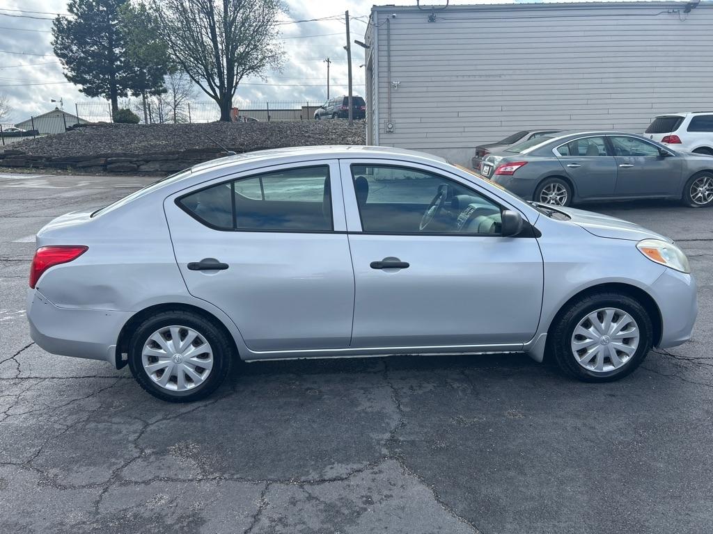 Nissan Versa 1.6 S Sedan 2012