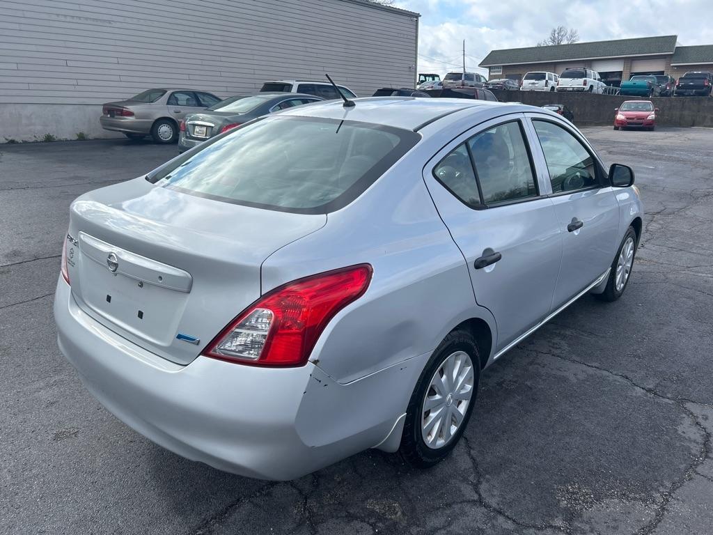 Nissan Versa 1.6 S Sedan 2012
