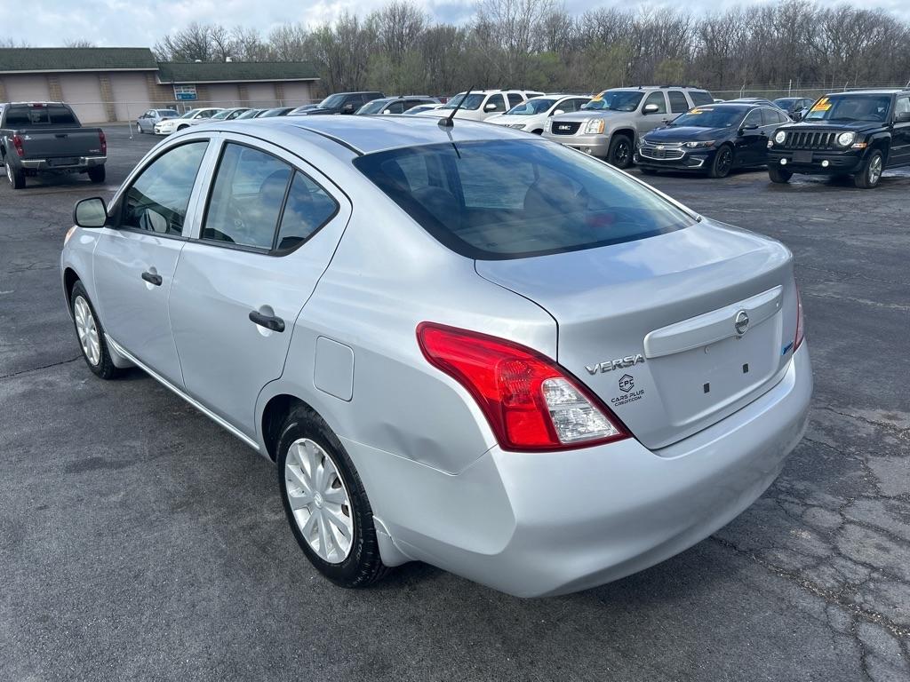 Nissan Versa 1.6 S Sedan 2012