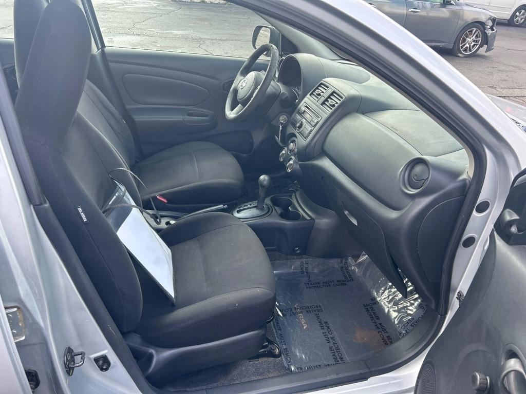 Nissan Versa 1.6 S Sedan 2012