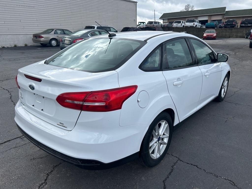 Ford Focus SE Sedan 2016