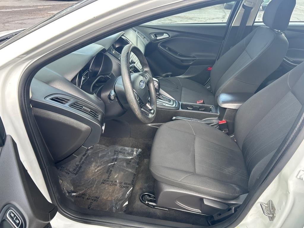 Ford Focus SE Sedan 2016