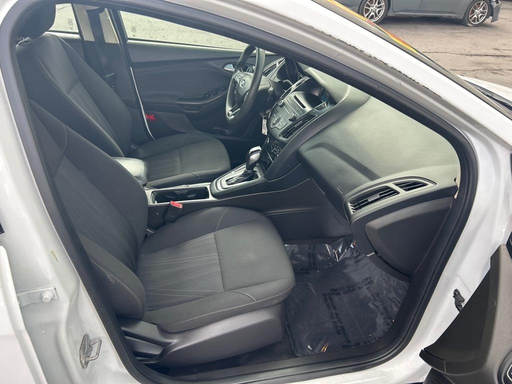 Ford Focus SE Sedan 2016