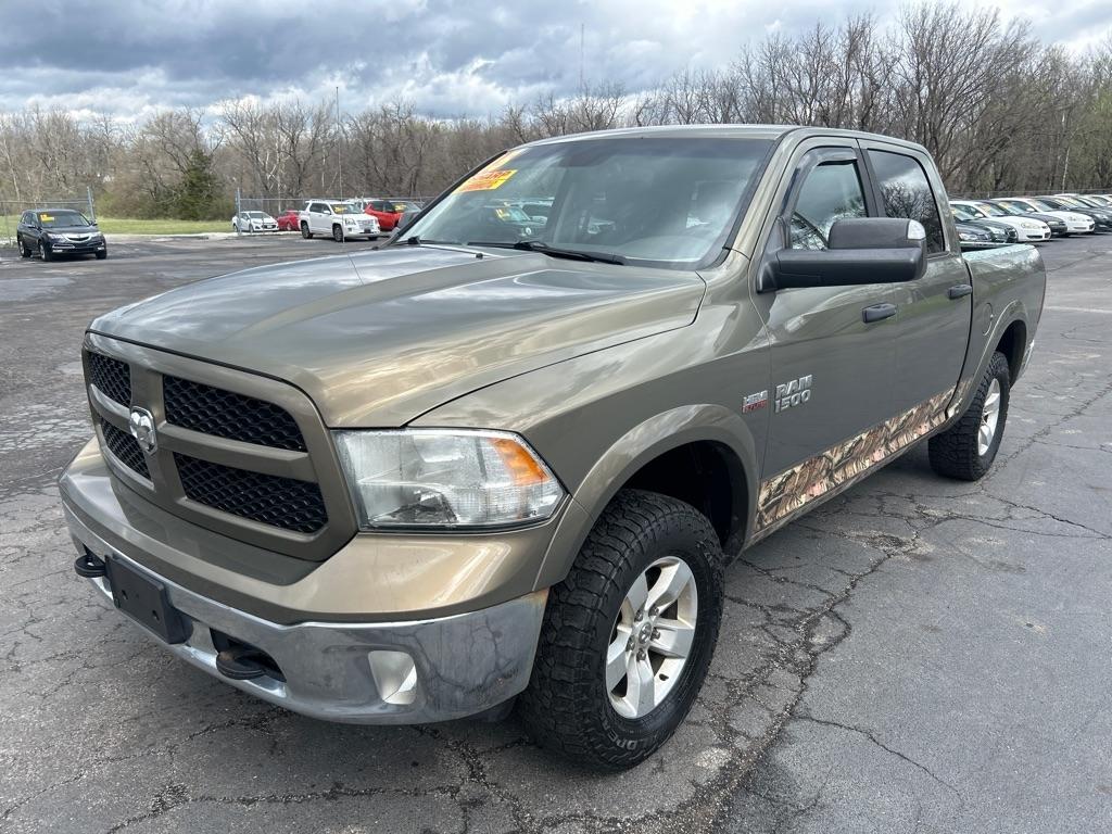 RAM 1500 SLT Crew Cab SWB 4WD 2015