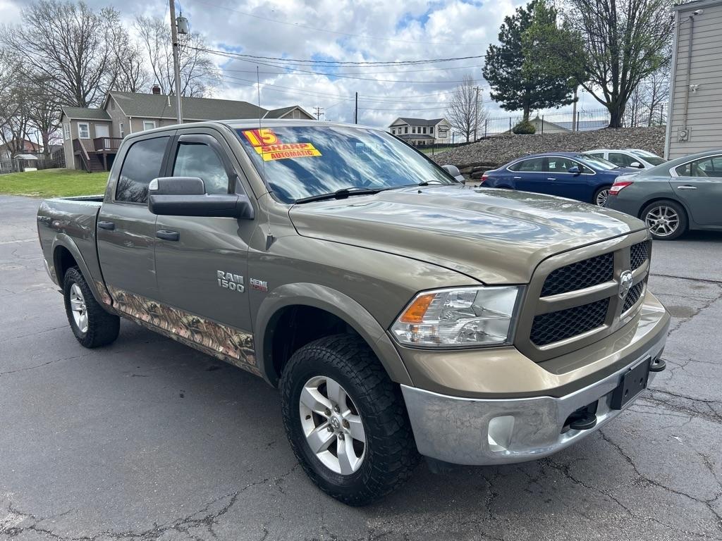RAM 1500 SLT Crew Cab SWB 4WD 2015