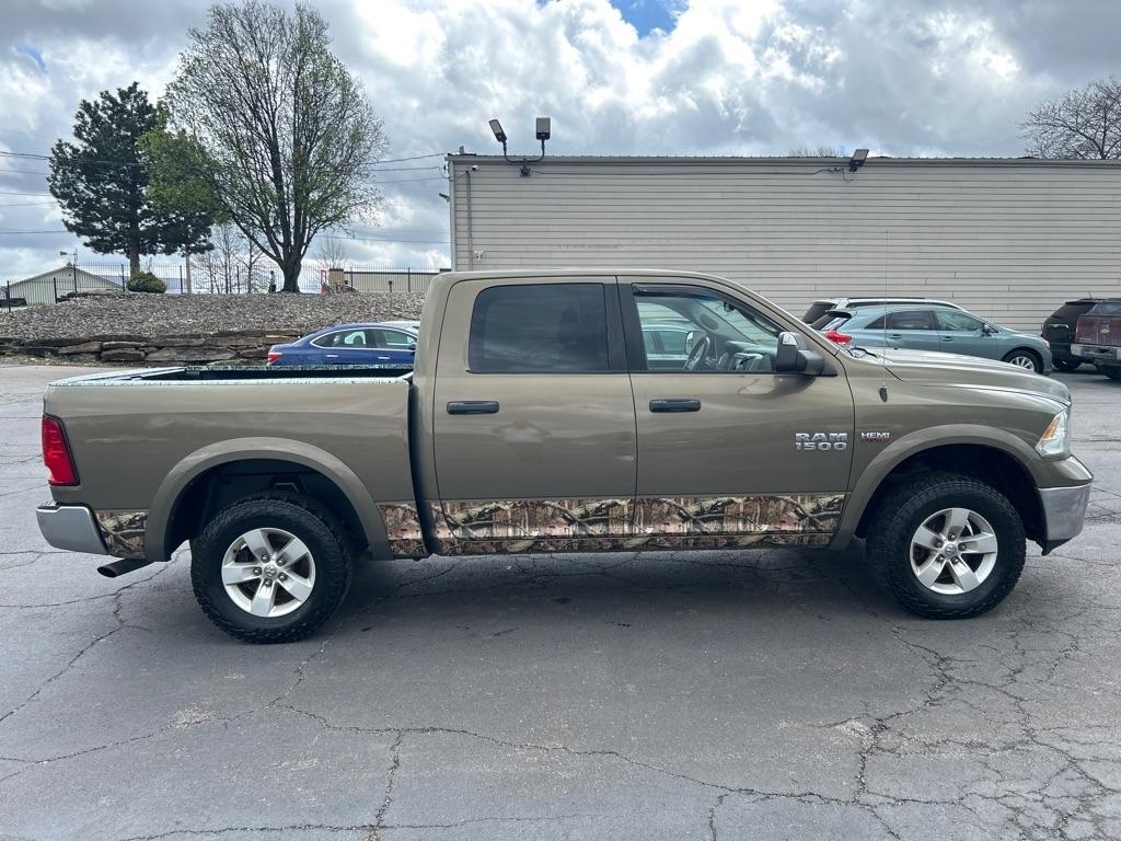 RAM 1500 SLT Crew Cab SWB 4WD 2015